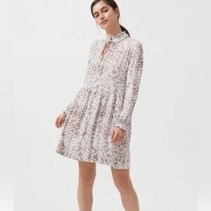 V neck waisted mini dress